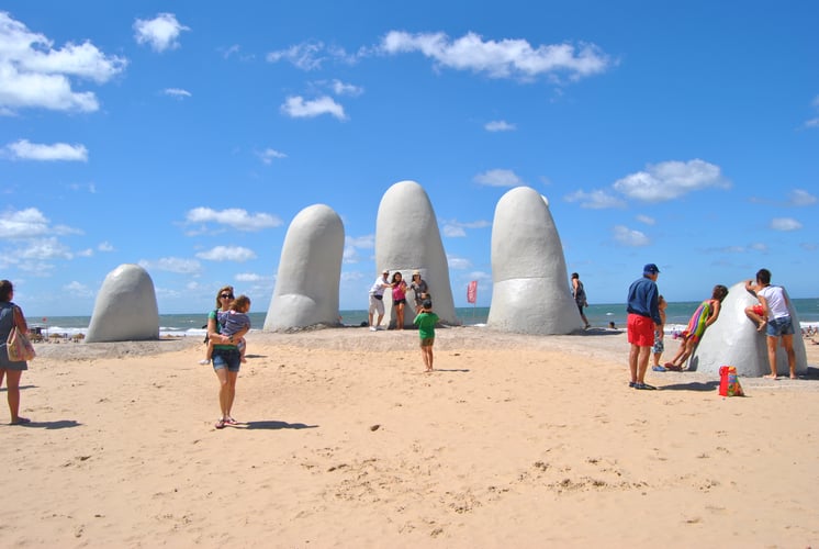 Playa Brava Punta del Este - Escultura del ahogado